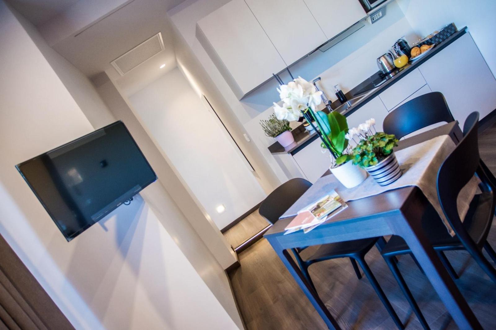Ninary Apartments A Due Passi Dal Centro Storico Alba  Zewnętrze zdjęcie