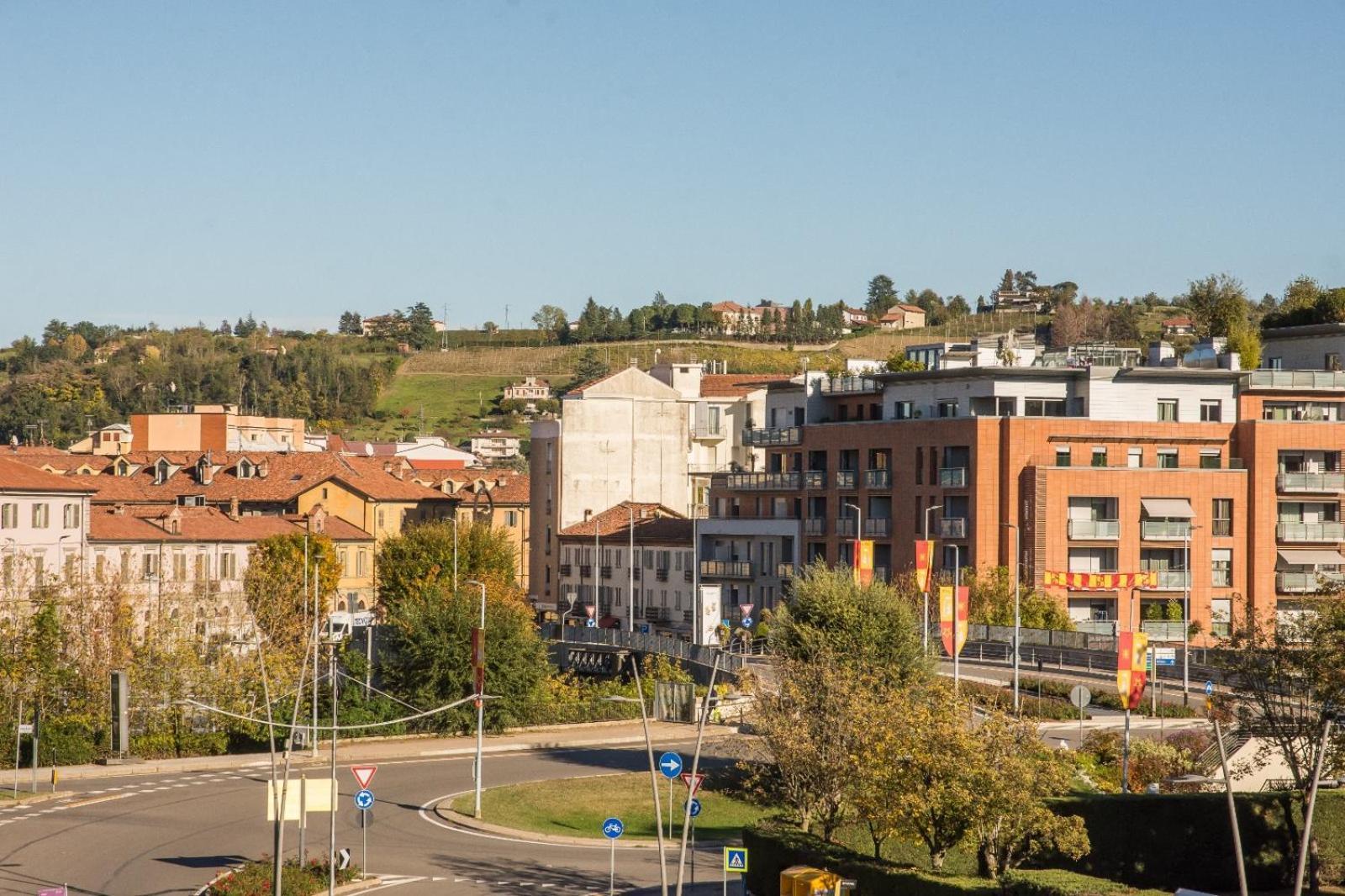 Ninary Apartments A Due Passi Dal Centro Storico Alba  Zewnętrze zdjęcie